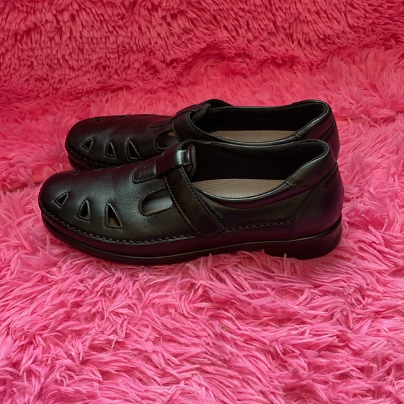 SAS Roamer black leather Velcro closure leather Mary Janes USA made size 8.5 - Picture 4 of 10